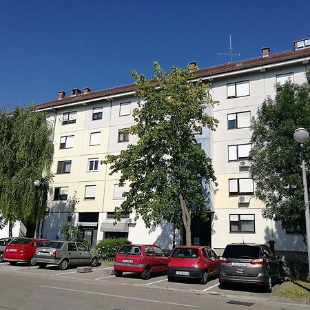 Fly By Suite - Zagreb Airport - 0-24H Self Check In&Out - Parking On Site Velika Gorica Eksteriør billede