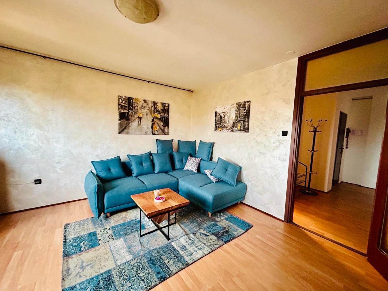 Fly By Suite - Zagreb Airport - 0-24H Self Check In&Out - Parking On Site Velika Gorica Eksteriør billede