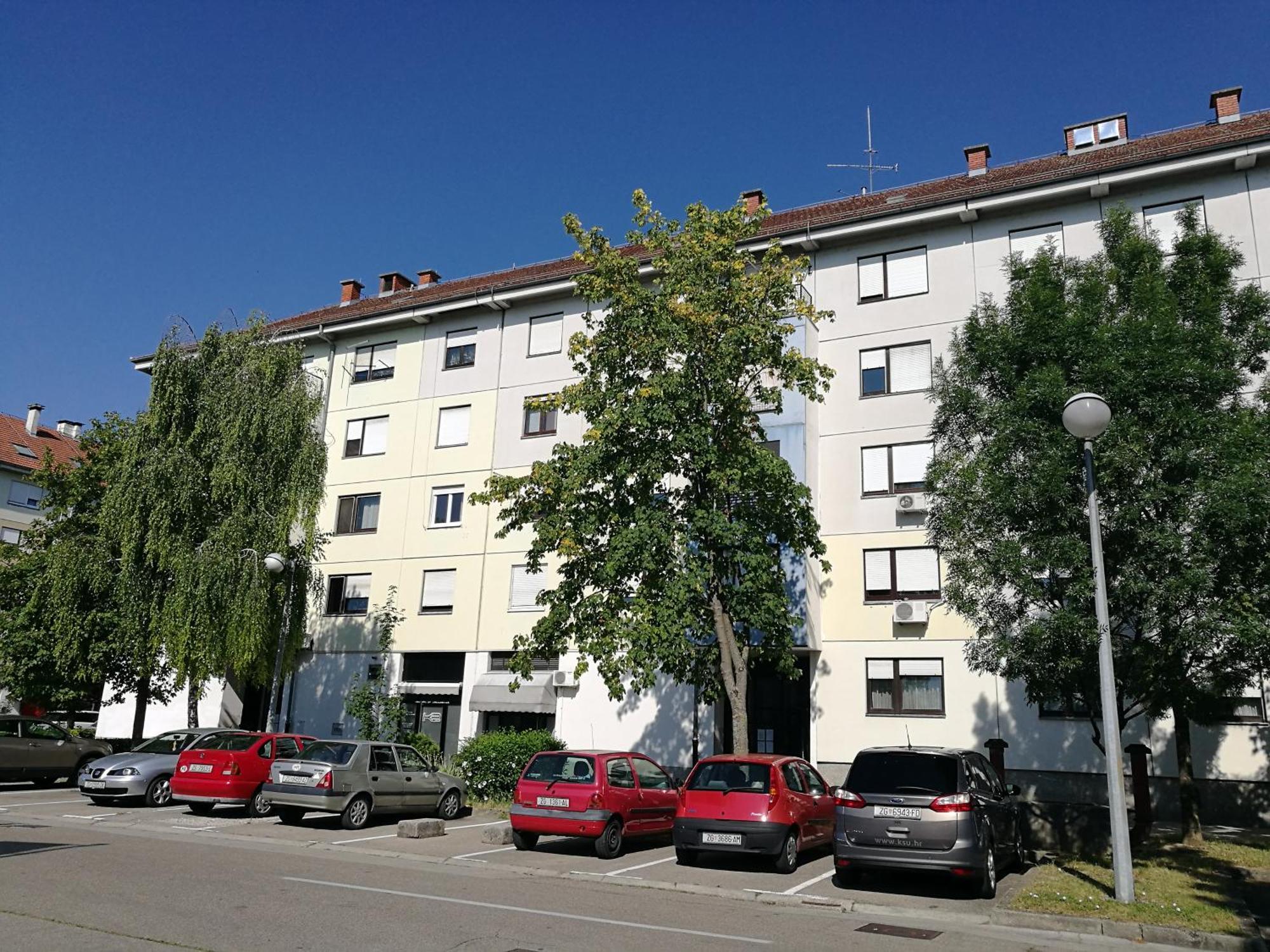 Fly By Suite - Zagreb Airport - 0-24H Self Check In&Out - Parking On Site Velika Gorica Eksteriør billede