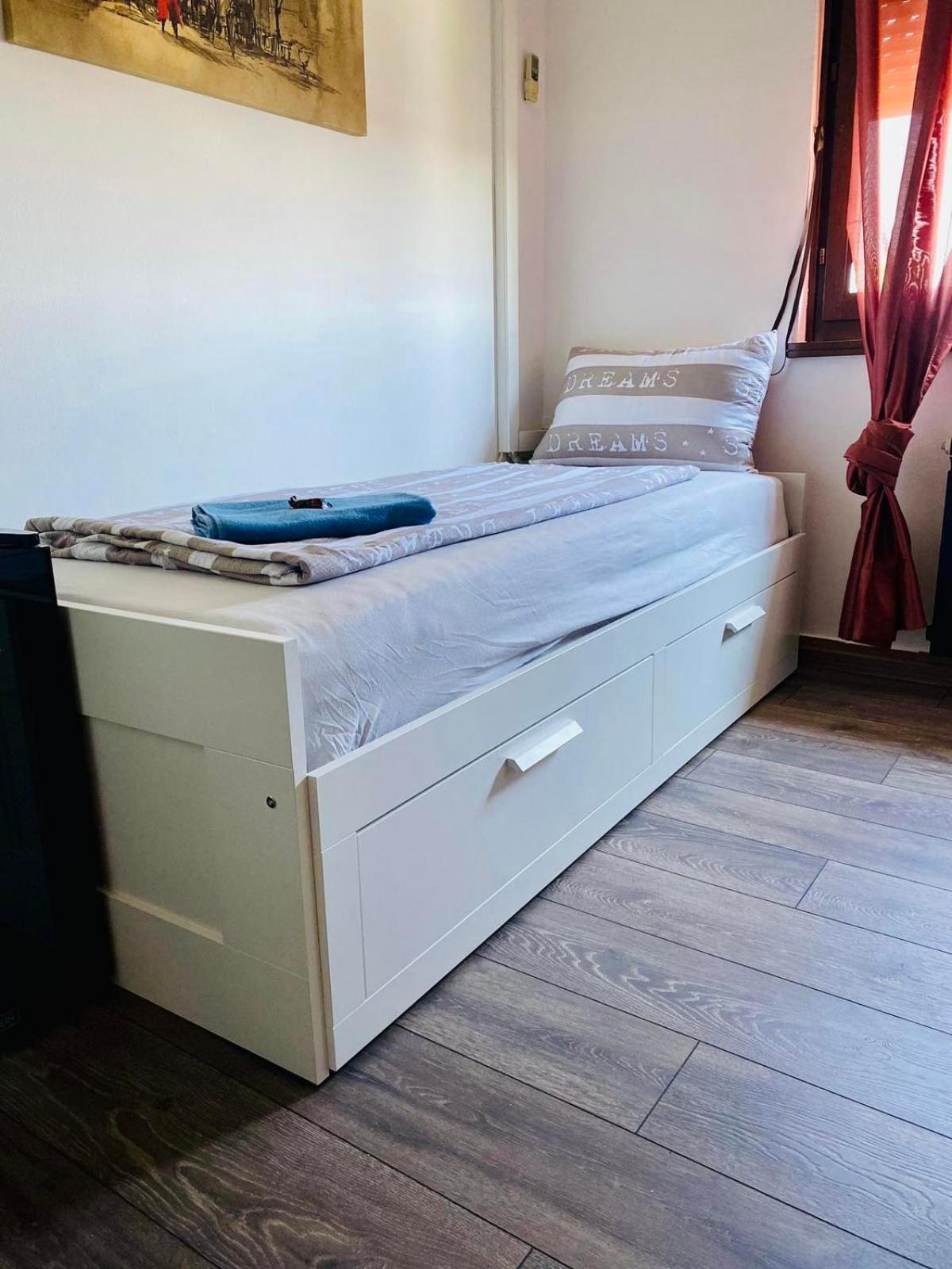 Fly By Suite - Zagreb Airport - 0-24H Self Check In&Out - Parking On Site Velika Gorica Eksteriør billede